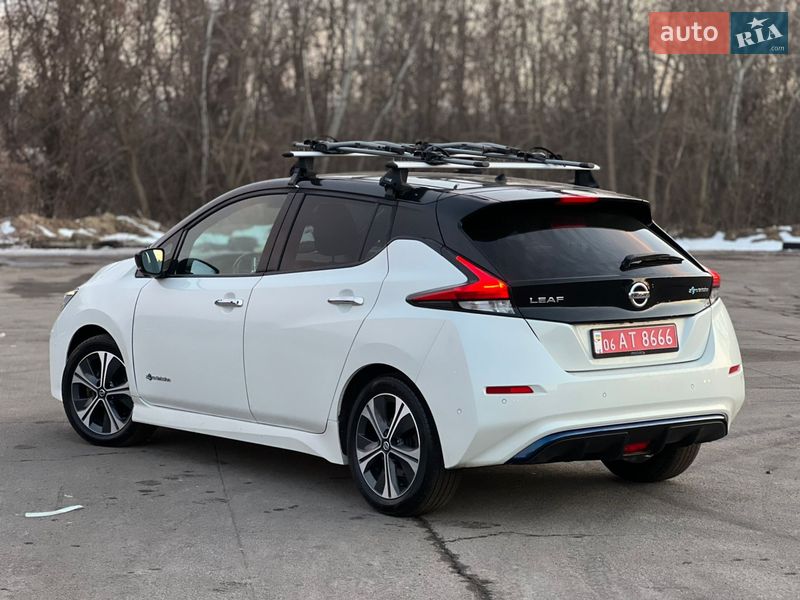 Хэтчбек Nissan Leaf 2018 в Киеве