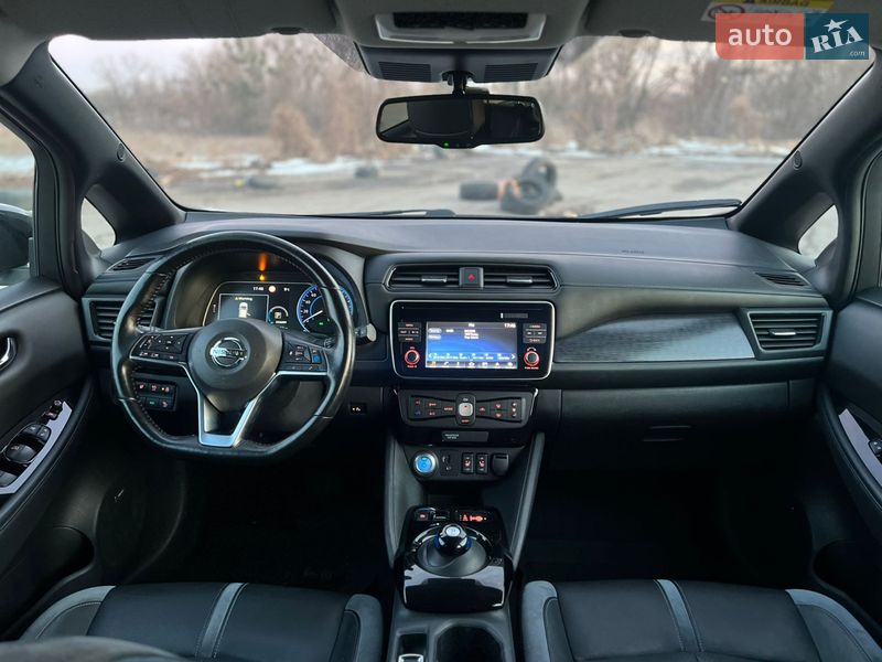 Хэтчбек Nissan Leaf 2018 в Киеве