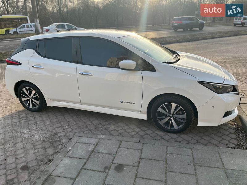 Хетчбек Nissan Leaf 2018 в Львові
