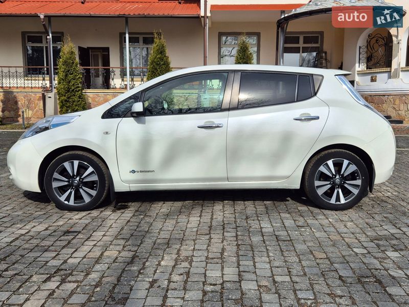 Хэтчбек Nissan Leaf 2016 в Золочеве