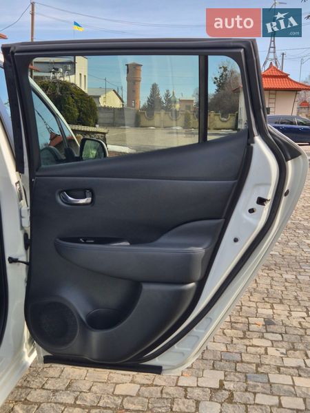 Хэтчбек Nissan Leaf 2016 в Золочеве