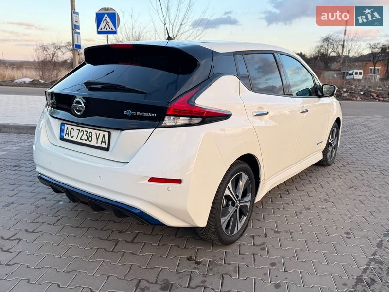 Хэтчбек Nissan Leaf 2018 в Владимире