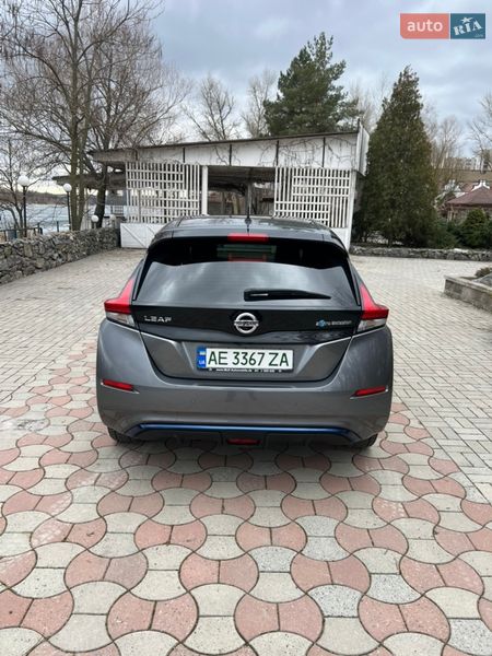 Хэтчбек Nissan Leaf 2020 в Днепре