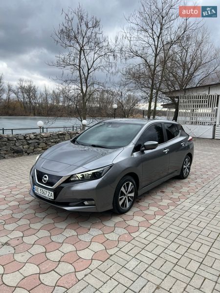 Хэтчбек Nissan Leaf 2020 в Днепре