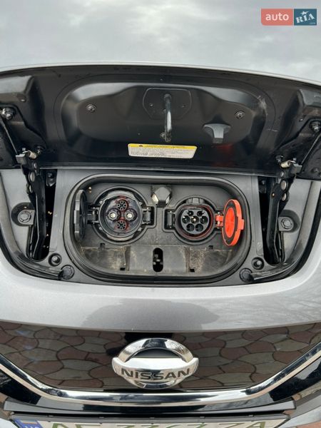 Хэтчбек Nissan Leaf 2020 в Днепре