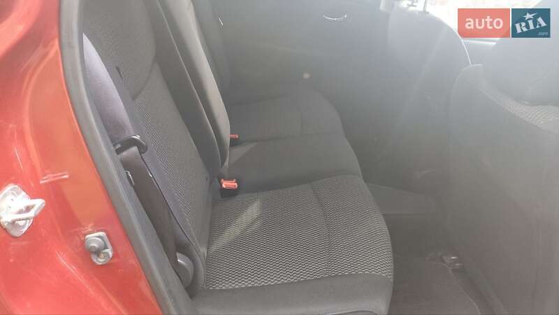 Хетчбек Nissan Leaf 2013 в Полтаві