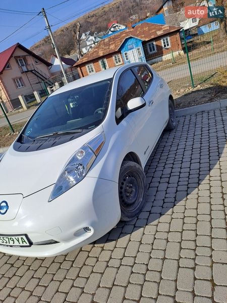 Хетчбек Nissan Leaf 2014 в Надвірній