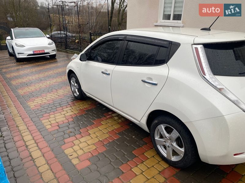 Хэтчбек Nissan Leaf 2016 в Тернополе