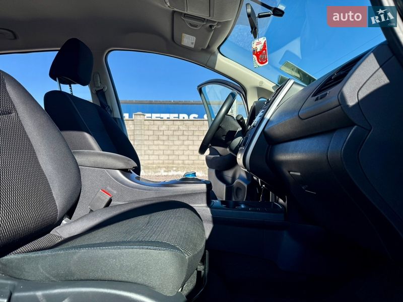 Хетчбек Nissan Leaf 2014 в Рівному