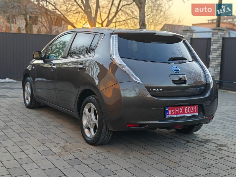 Хетчбек Nissan Leaf 2016 в Івано-Франківську