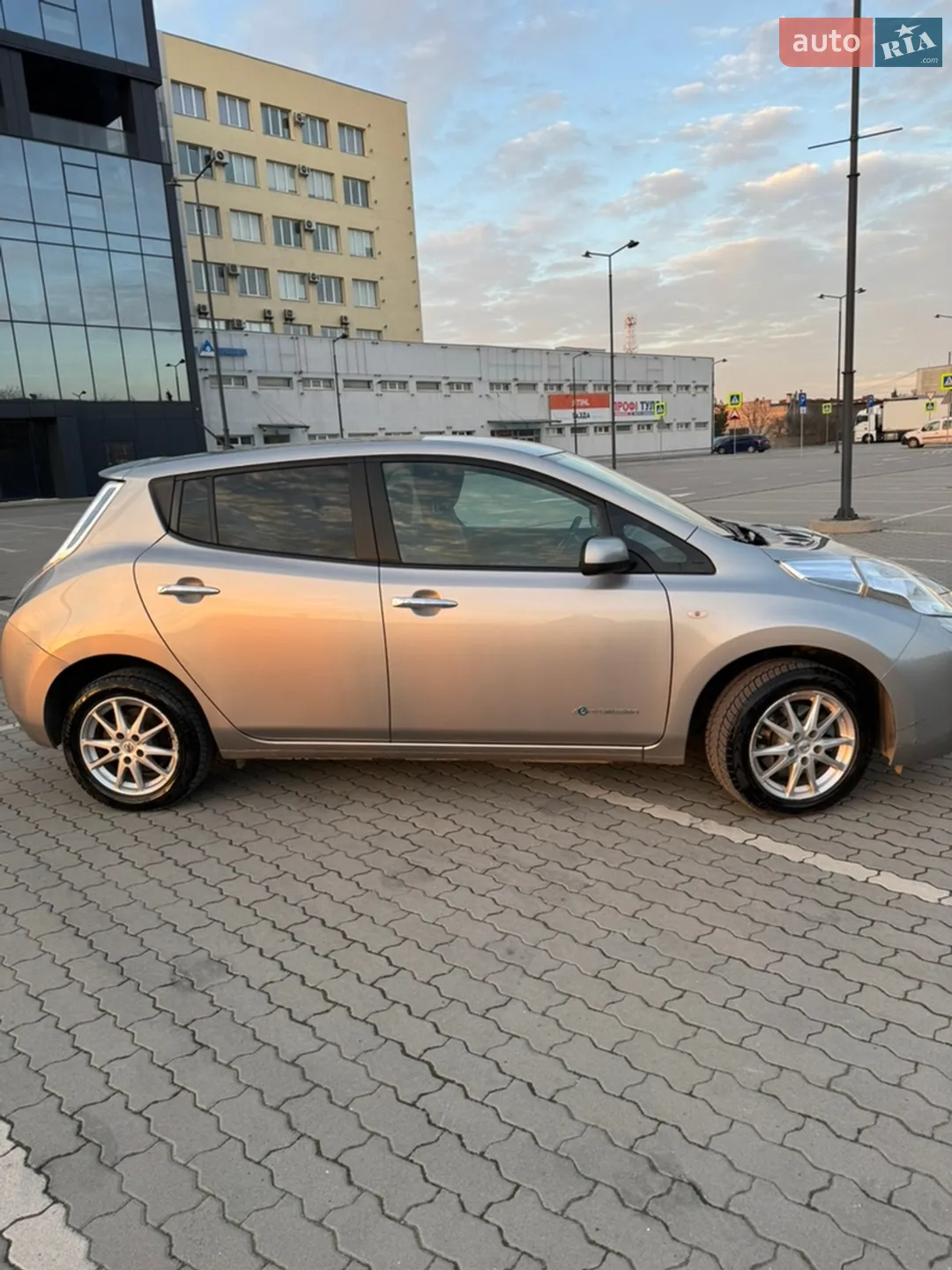 2015 Nissan Leaf - мініатюра 5