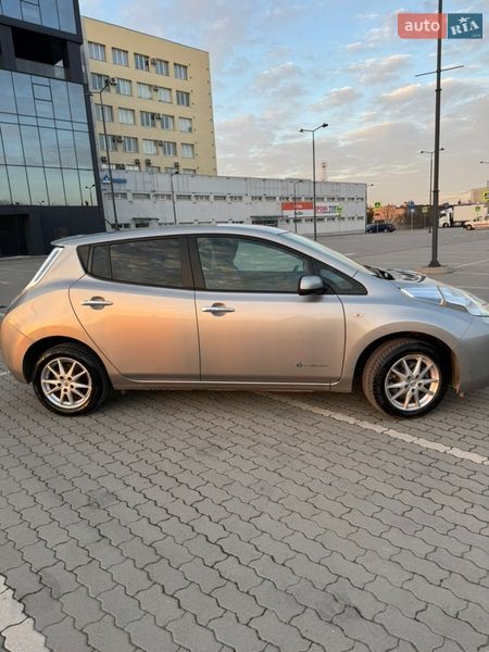 Хетчбек Nissan Leaf 2015 в Львові