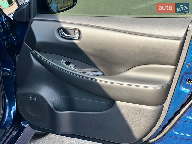 Хэтчбек Nissan Leaf 2020 в Кропивницком