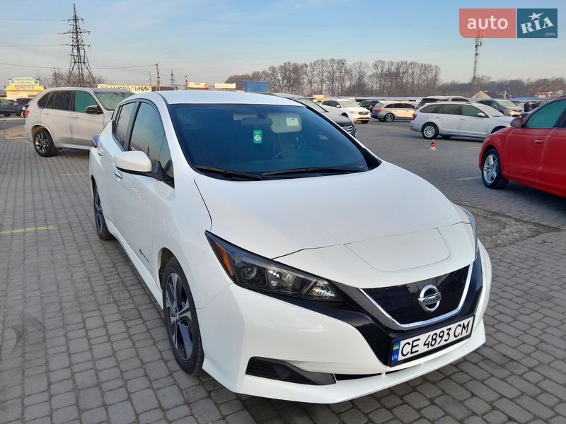 Хэтчбек Nissan Leaf 2019 в Черновцах