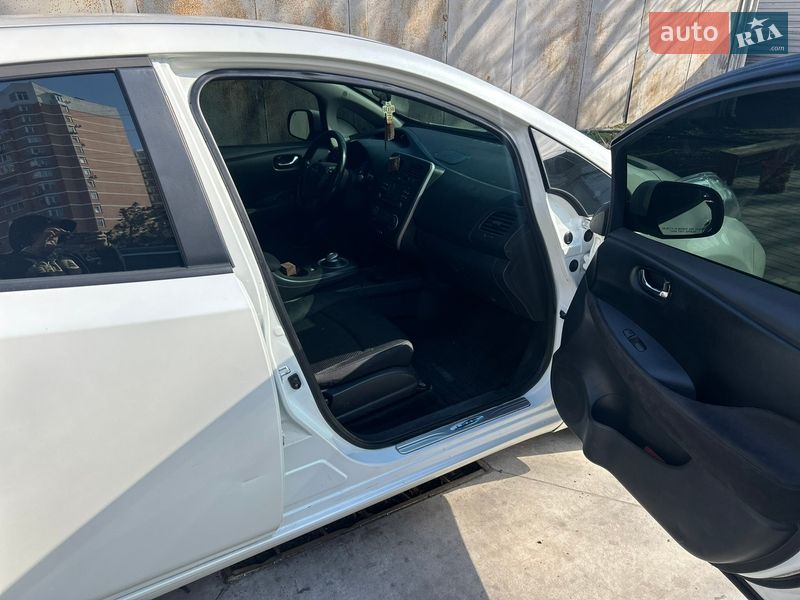 Хетчбек Nissan Leaf 2015 в Одесі