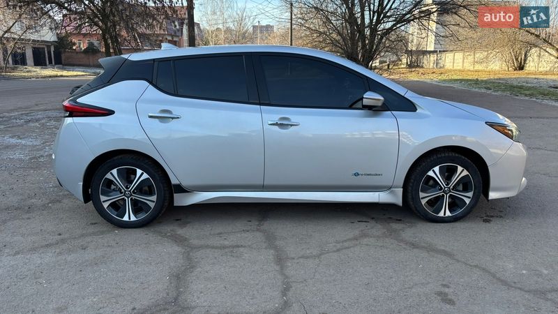 Хэтчбек Nissan Leaf 2018 в Кропивницком