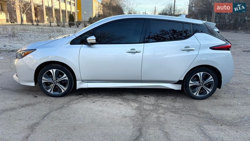 Хэтчбек Nissan Leaf 2018 в Кропивницком
