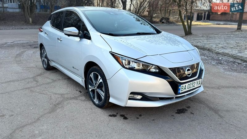 Хэтчбек Nissan Leaf 2018 в Кропивницком
