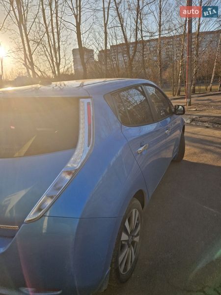 Хетчбек Nissan Leaf 2013 в Рівному