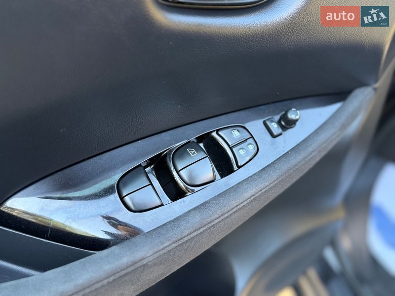 Хэтчбек Nissan Leaf 2017 в Трускавце