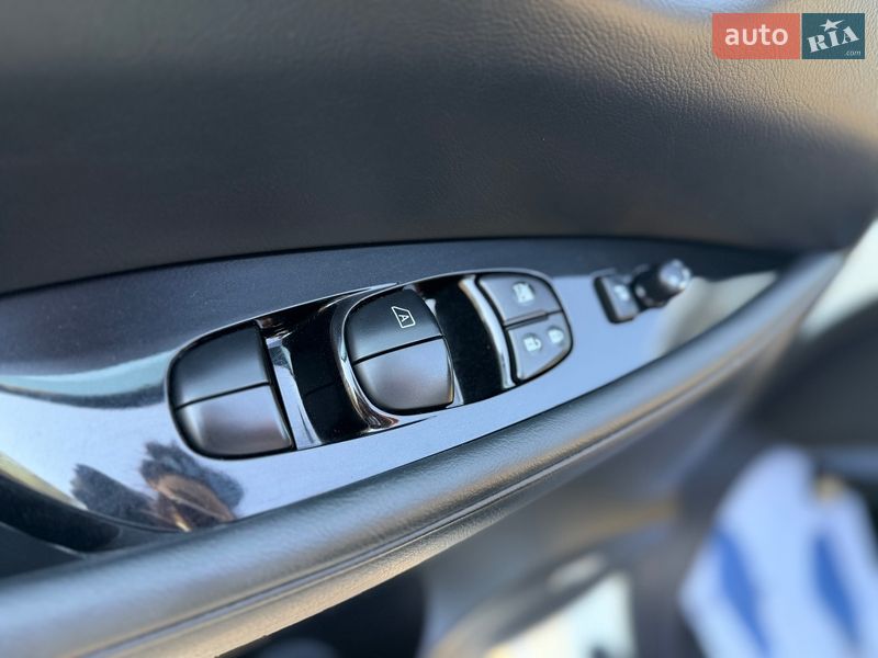 Хетчбек Nissan Leaf 2013 в Трускавці