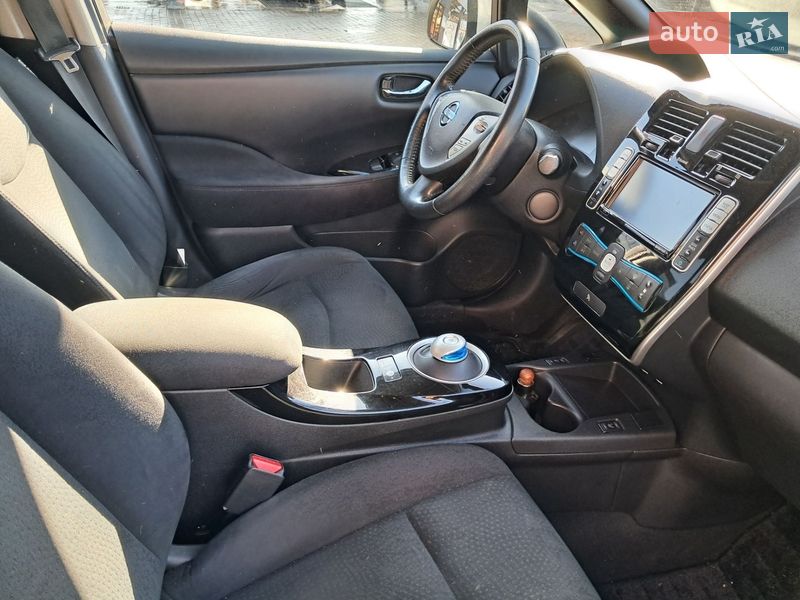Хэтчбек Nissan Leaf 2014 в Ровно