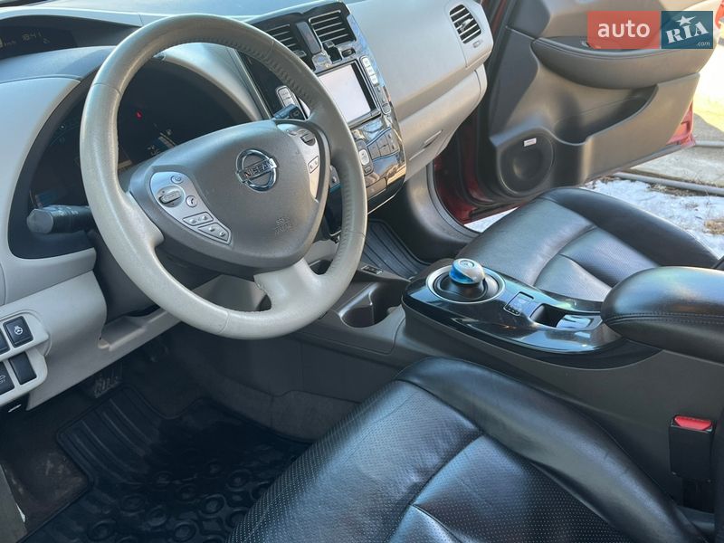 Хетчбек Nissan Leaf 2012 в Полтаві