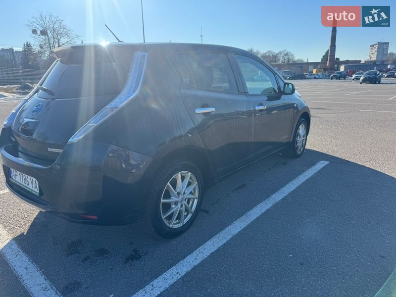 Хэтчбек Nissan Leaf 2015 в Житомире