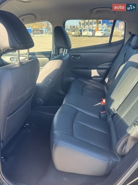 Хэтчбек Nissan Leaf 2015 в Житомире