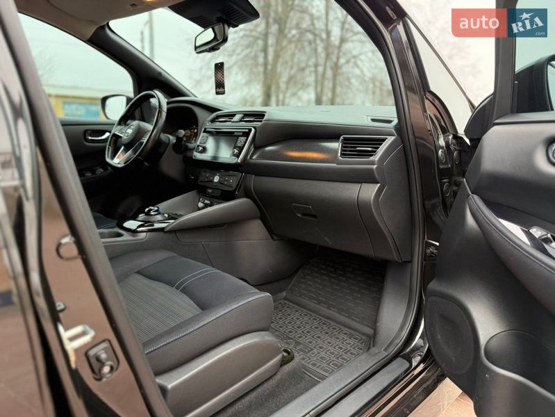 Хэтчбек Nissan Leaf 2018 в Полтаве