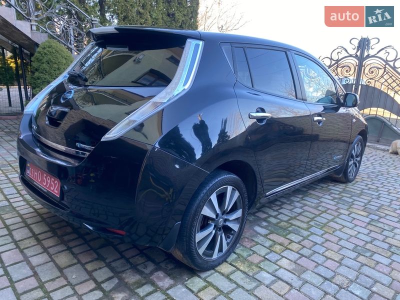 Хетчбек Nissan Leaf 2014 в Чернівцях