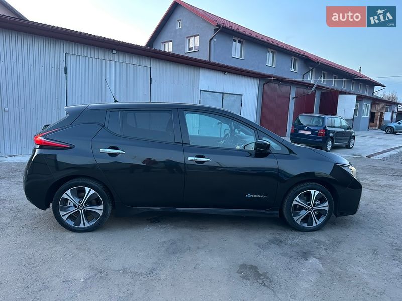 Хэтчбек Nissan Leaf 2018 в Сокале