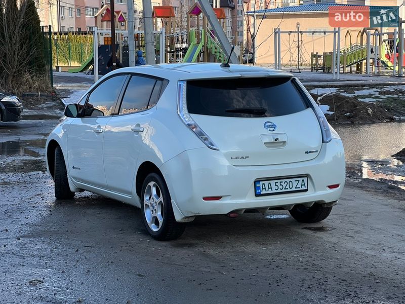 Хетчбек Nissan Leaf 2012 в Києві