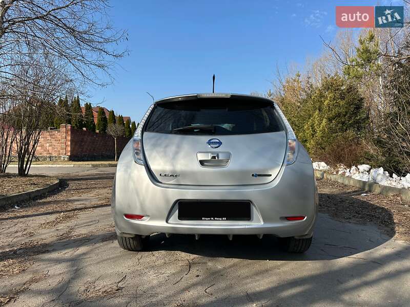 Хэтчбек Nissan Leaf 2013 в Ровно