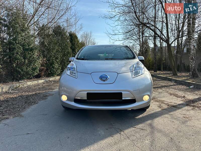 Хэтчбек Nissan Leaf 2013 в Ровно