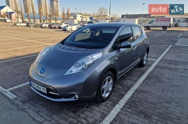 Хетчбек Nissan Leaf 2015 в Києві