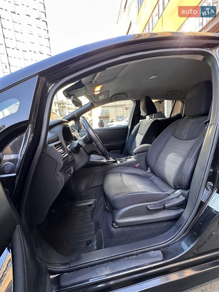 Хетчбек Nissan Leaf 2018 в Києві