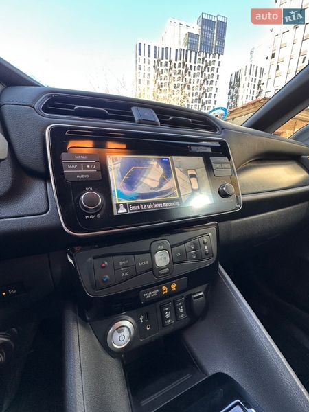 Хетчбек Nissan Leaf 2018 в Києві