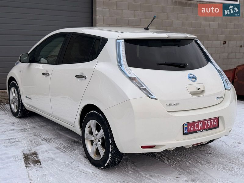 Хетчбек Nissan Leaf 2014 в Сарнах
