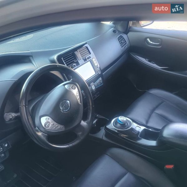 Хетчбек Nissan Leaf 2013 в Запоріжжі