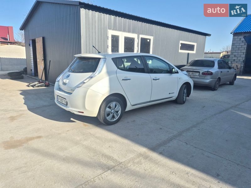 Хетчбек Nissan Leaf 2013 в Запоріжжі