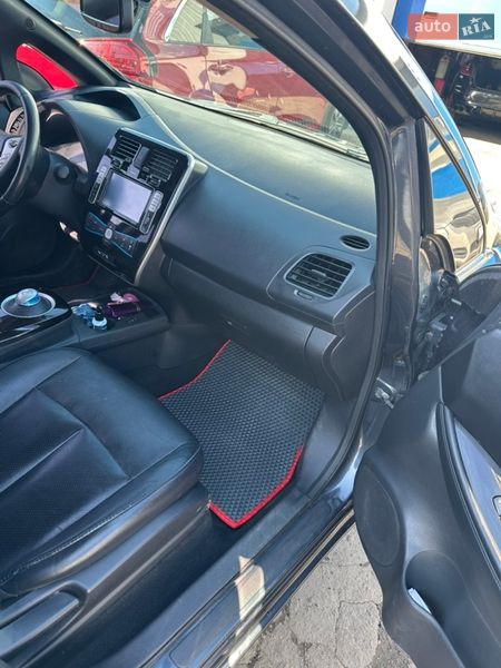 Хэтчбек Nissan Leaf 2013 в Чернигове