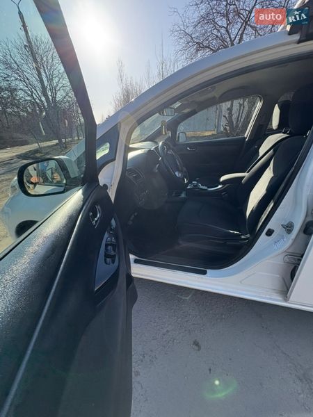 Хетчбек Nissan Leaf 2013 в Рівному