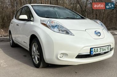 Хэтчбек Nissan Leaf 2013 в Днепре