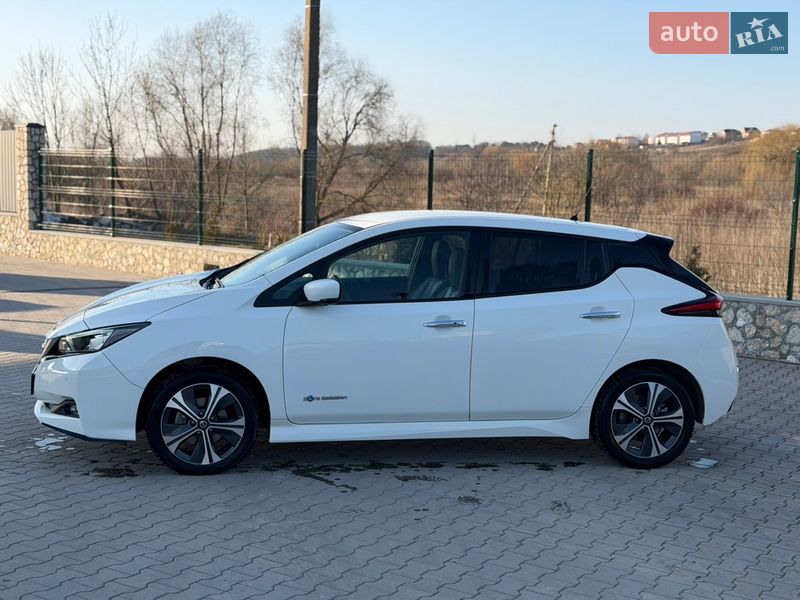 Хэтчбек Nissan Leaf 2021 в Тернополе