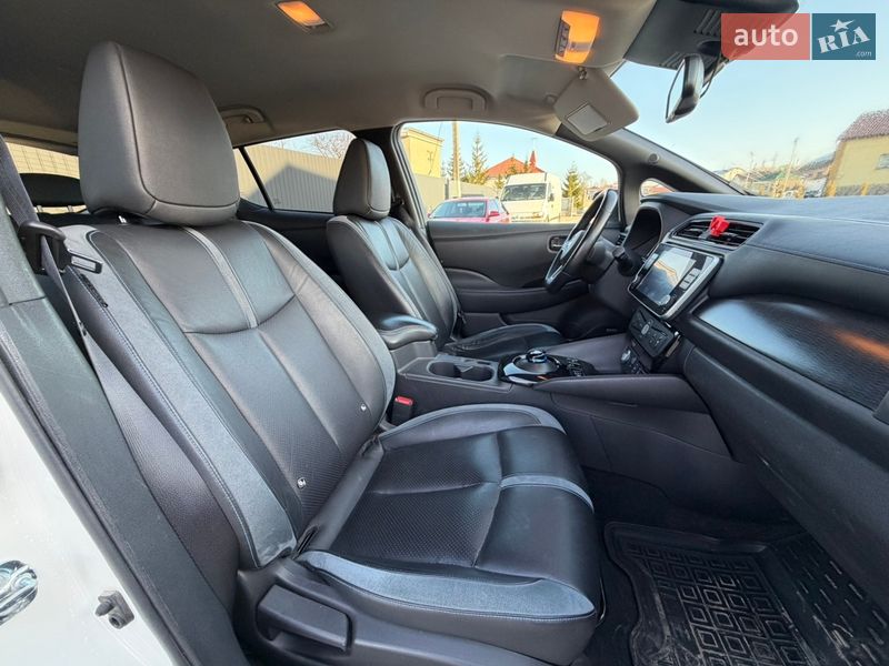 Хэтчбек Nissan Leaf 2021 в Тернополе