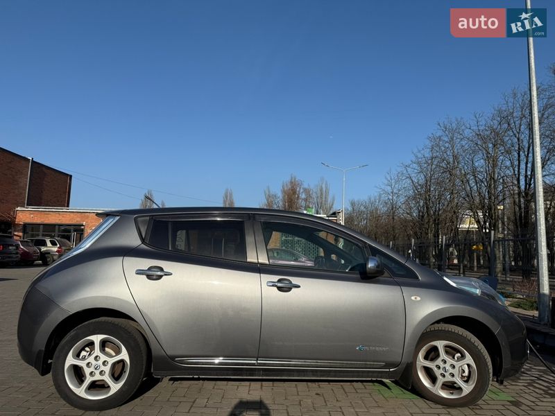 Хетчбек Nissan Leaf 2014 в Кременчуці