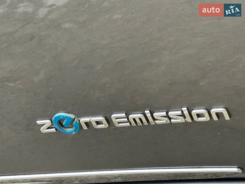 Хэтчбек Nissan Leaf 2013 в Дрогобыче