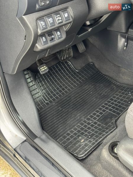 Хэтчбек Nissan Leaf 2013 в Дрогобыче