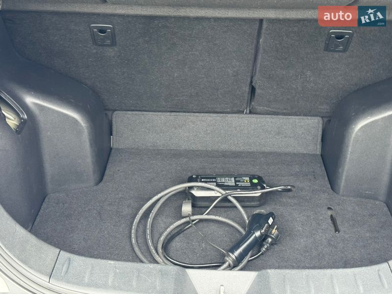 Хэтчбек Nissan Leaf 2013 в Дрогобыче